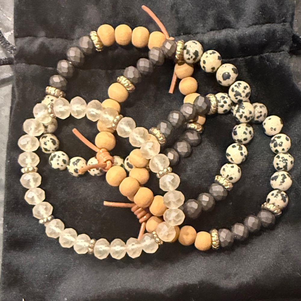 Elegant Beaded Bracelet Set - Black, White, Tan